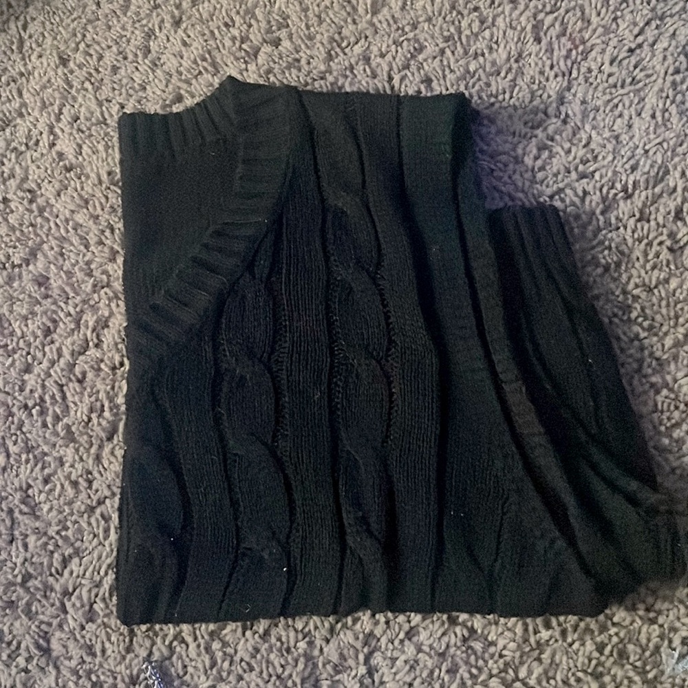 cropped black sweater vest